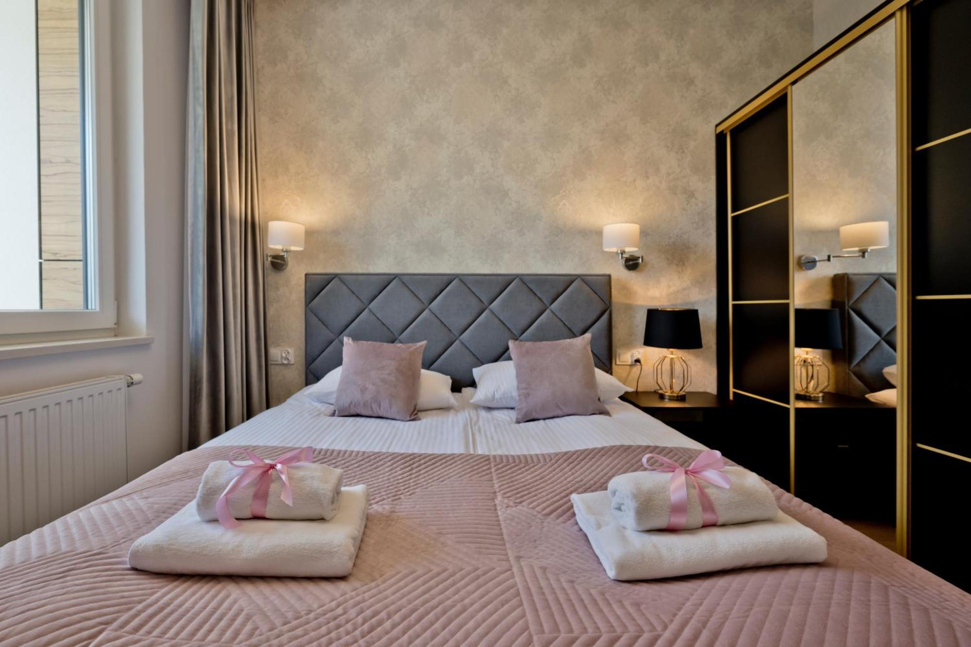 Blueapart Apartamenty Hotelowe Nexo II ปุกสค์ ภายนอก รูปภาพ